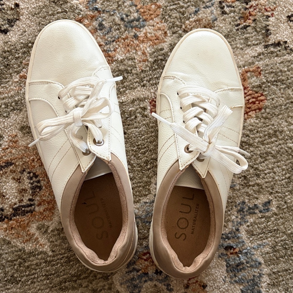 Women's White Casual Sneakers